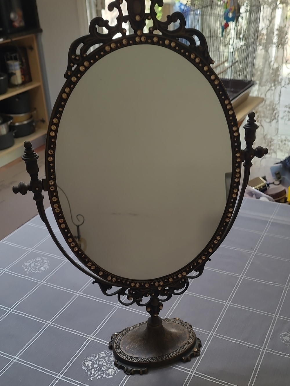 Antique-Style Oval Vanity Mirror in Bronze Finish